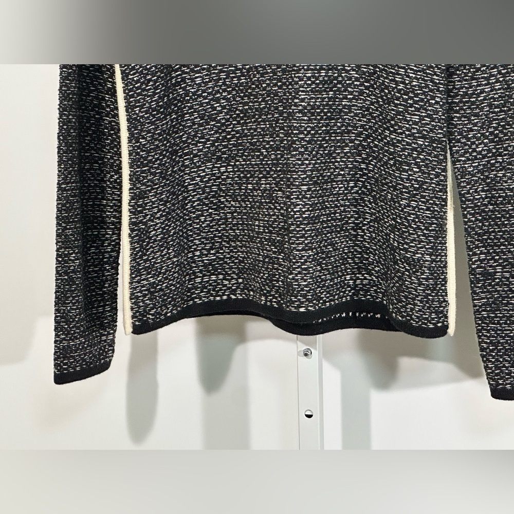 Athleta Merino Wool Colorblock Turtleneck Sweater – Black & Cream, Size M - Picture 6 of 6